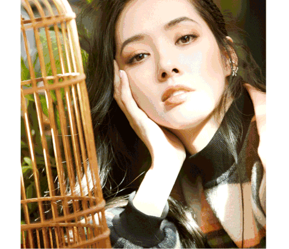 自从郭碧婷和向佐公布恋情以来,一路上热搜不断