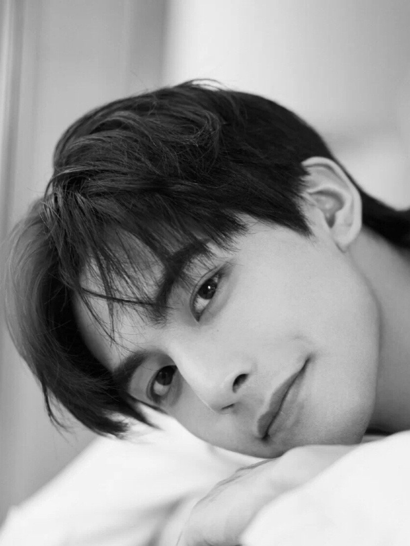 被封"浓颜系"脸蛋天才,宋威龙也有颜值bug?