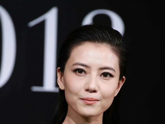 女明星无精修真实怼脸拍赵丽颖杨幂宋祖儿杨超越王子文