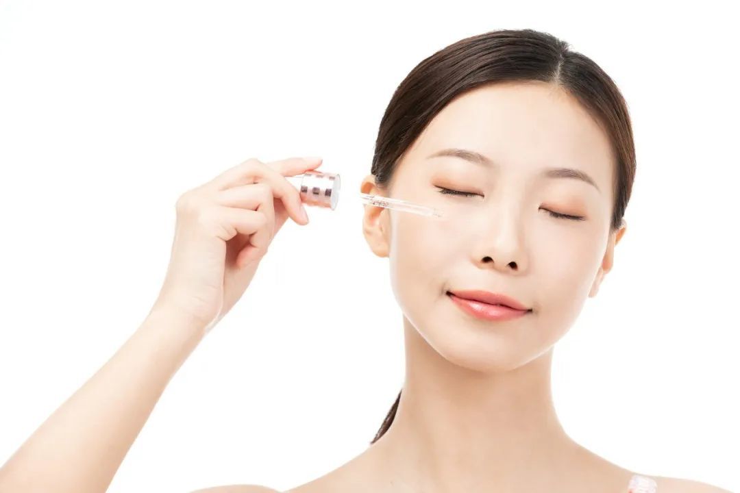 解决毛孔粗大推荐光子嫩肤+果酸治疗的王炸组合!还可试试这些方法